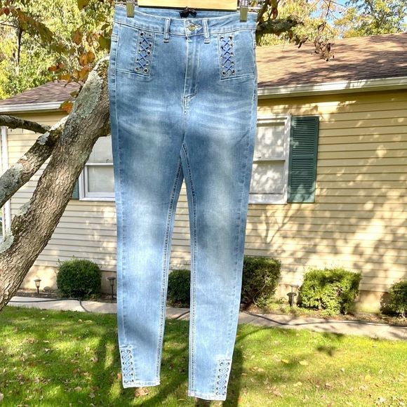 NWT $129 bebe | Lace-Up Detail | Skinny Jeans | w/Criss Cross Lacing in Blue - Picture 2 of 12